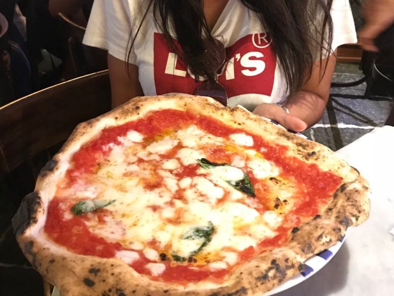 5 cibi e 5 posti in cui mangiare a Napoli | Non solo pizza